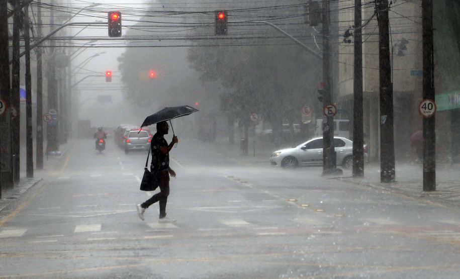 Chuva fica abaixo da média em fevereiro no Paraná, aponta o Simepar