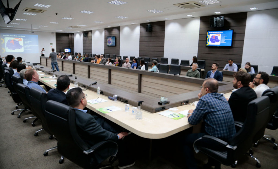 Fomento Paraná e Cacinor firmam parceria para oferecer crédito a empresários