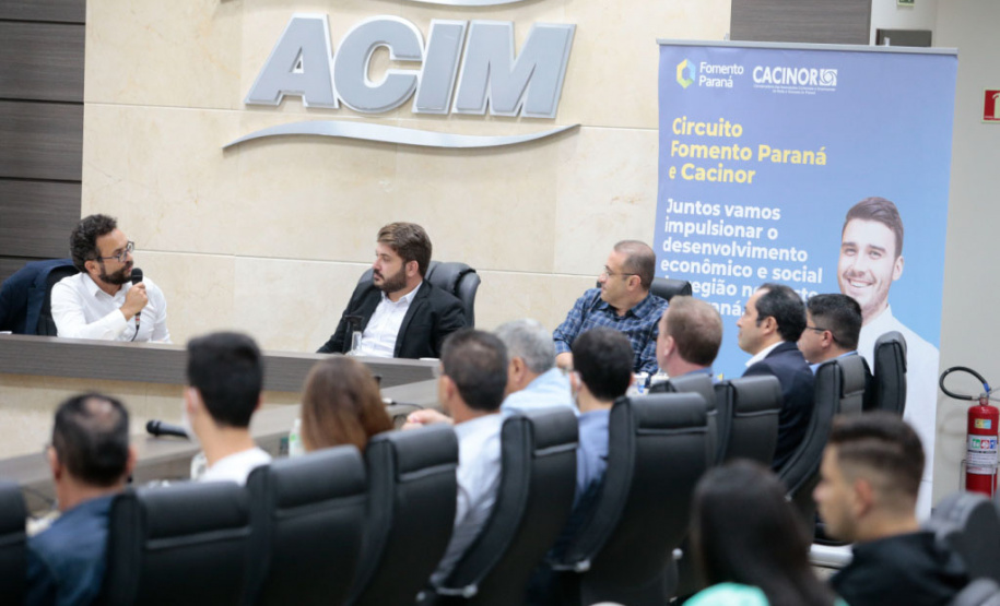 Fomento Paraná e Cacinor firmam parceria para oferecer crédito a empresários