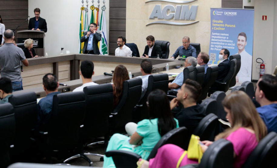 Fomento Paraná e Cacinor firmam parceria para oferecer crédito a empresários
