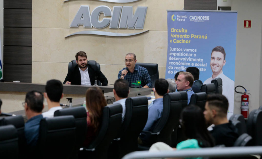 Fomento Paraná e Cacinor firmam parceria para oferecer crédito a empresários