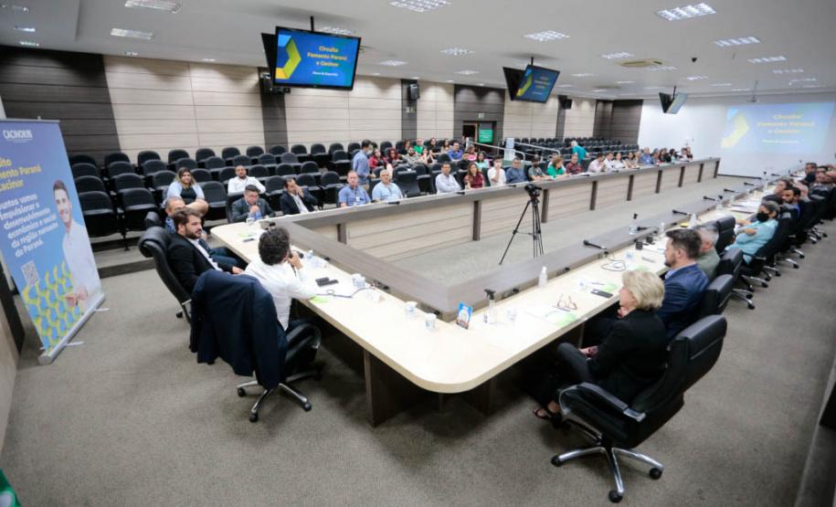 Fomento Paraná e Cacinor firmam parceria para oferecer crédito a empresários