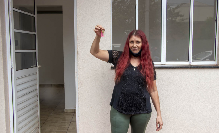 Mulheres são as mais beneficiadas por projetos habitacionais no Paraná