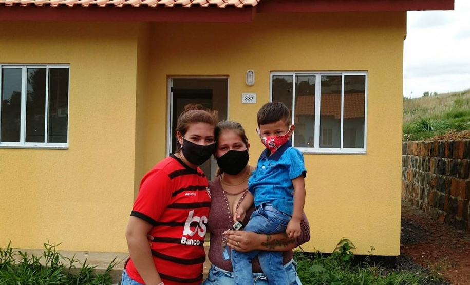 Mulheres são as mais beneficiadas por projetos habitacionais no Paraná