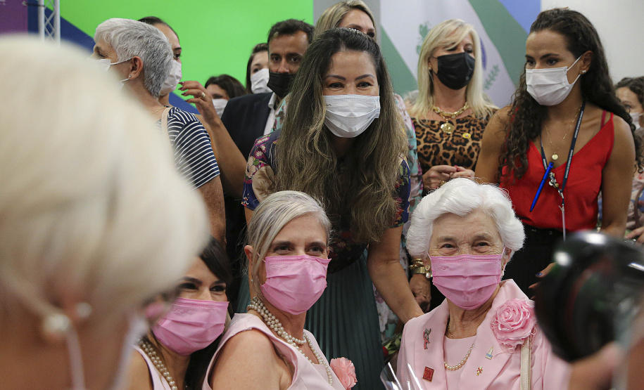 Mulheres são prioridade nas políticas públicas do Governo do Estado, afirma governador