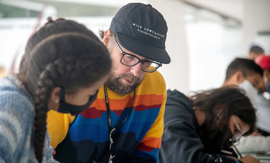 oficina de desenho com OSGEMEOS