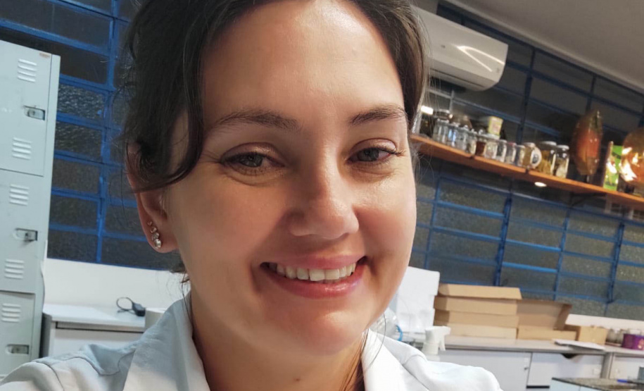 Conheça a professora do Paraná que mantém um celeiro de pesquisadoras no Interior