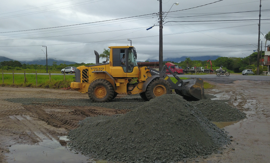 Com 300 vagas abertas, obras na Orla de Matinhos levam emprego à população local
