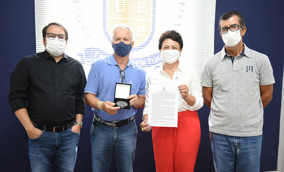 UENP recebe doação do acervo Celso Rossi com 10 mil fotos históricas de Jacarezinho