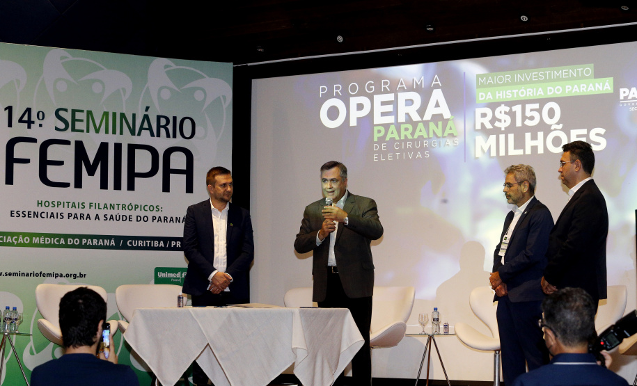 O secretário de Estado da Saúde, Beto Preto, lançou o Programa Opera Paraná.