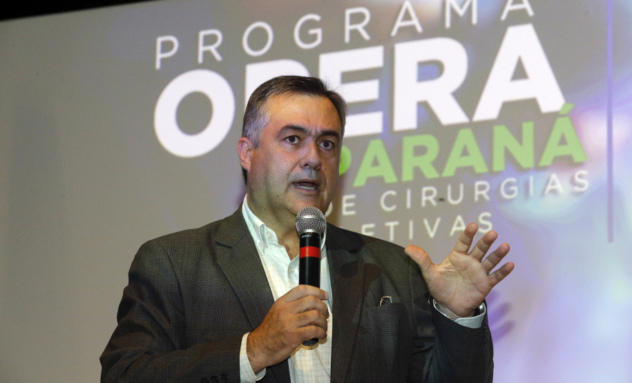 O secretário de Estado da Saúde, Beto Preto, lançou o Programa Opera Paraná.