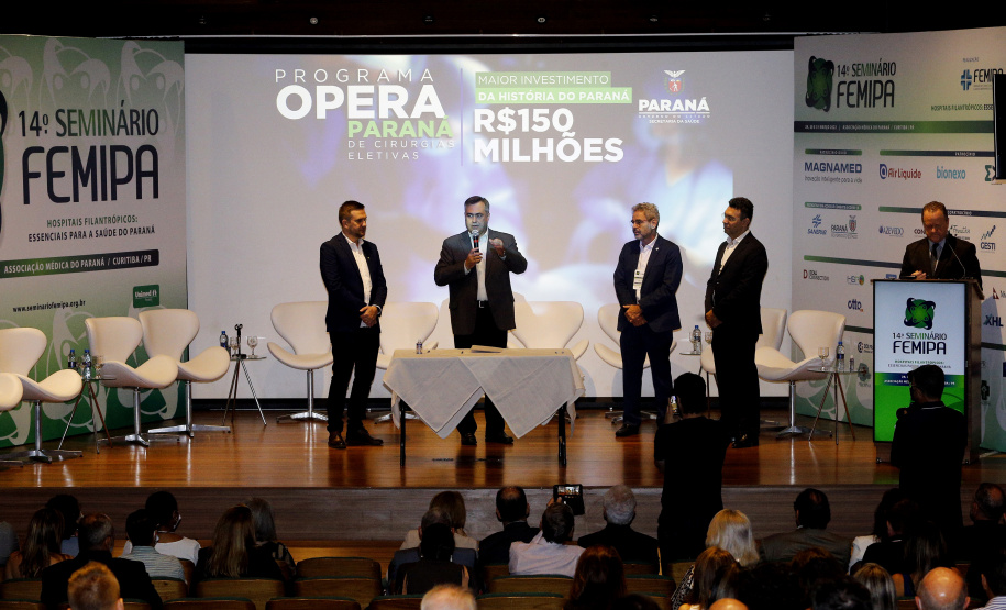 O secretário de Estado da Saúde, Beto Preto, lançou o Programa Opera Paraná.