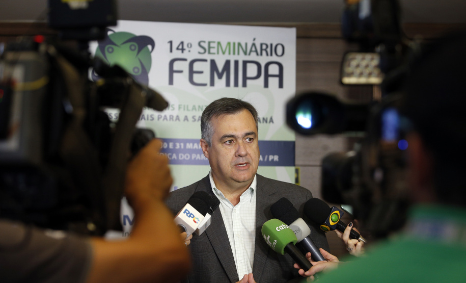 O secretário de Estado da Saúde, Beto Preto, lançou o Programa Opera Paraná.