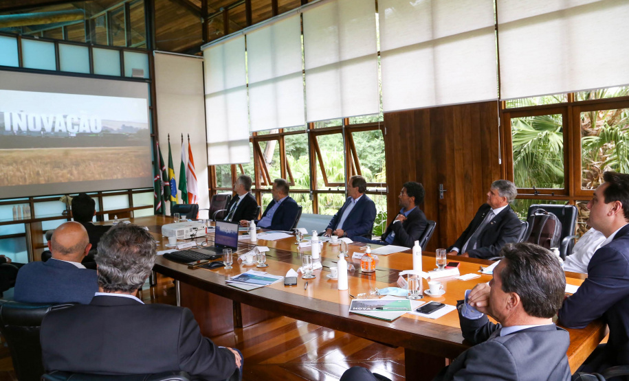 Governador Carlos Massa Ratinho Junior em reunião com presidente do Ibama Eduardo Bim pra tratar do cronograma das audiências publicas da Nova-Ferroeste e parques urbanos - Curitiba, 16/03/2022