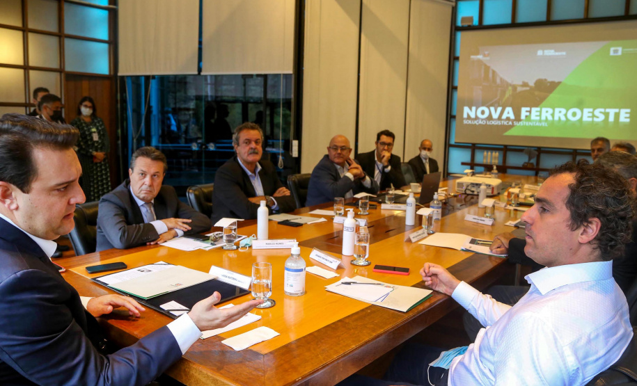 Governador Carlos Massa Ratinho Junior em reunião com presidente do Ibama Eduardo Bim pra tratar do cronograma das audiências publicas da Nova-Ferroeste e parques urbanos - Curitiba, 16/03/2022