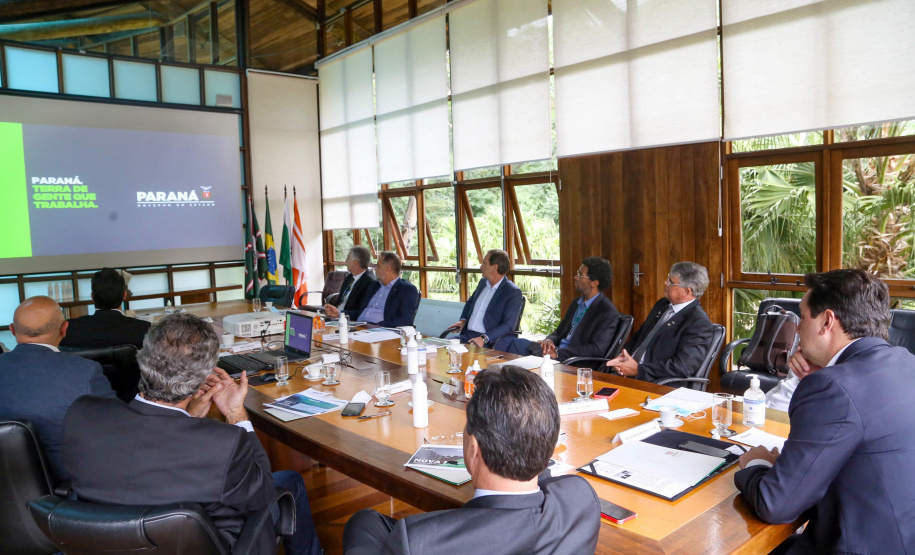Governador Carlos Massa Ratinho Junior em reunião com presidente do Ibama Eduardo Bim pra tratar do cronograma das audiências publicas da Nova-Ferroeste e parques urbanos - Curitiba, 16/03/2022