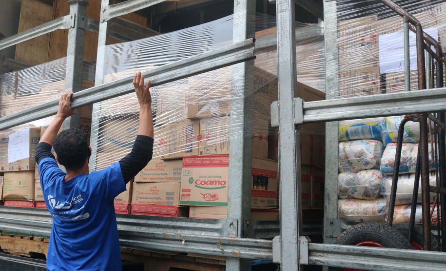 Governo realiza segunda entrega de alimentos não perecíveis para merenda escolar