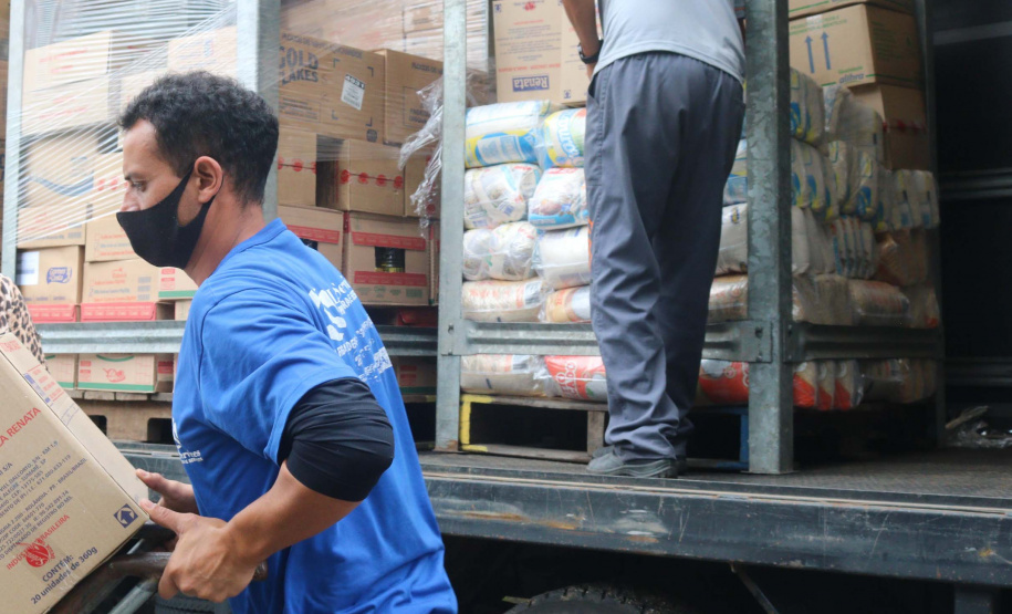 Governo realiza segunda entrega de alimentos não perecíveis para merenda escolar