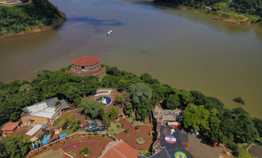 Governo do Paraná apresenta atrativos turísticos do Estado em vitrines nacionais e internacionais