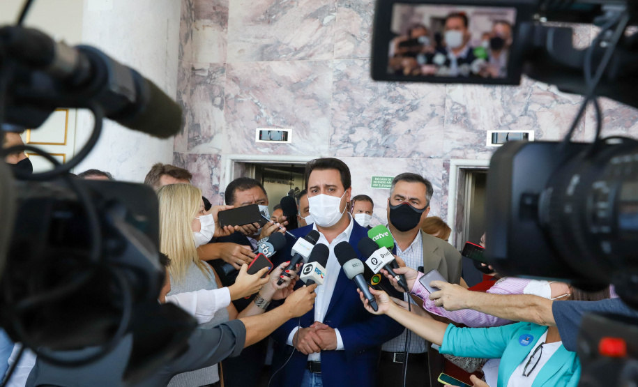 Investimento recorde na Saúde prevê mais de 300 obras e entrega de 744 veículos para municípios do Paraná