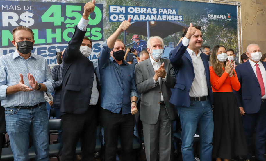 Governador Carlos Massa Ratinho Junior Libera 420 Milhoes para açoes de Desenvolvimento Urbano em quase 300 Municipios do Estado. Foto: Ari Dias/ AEN.