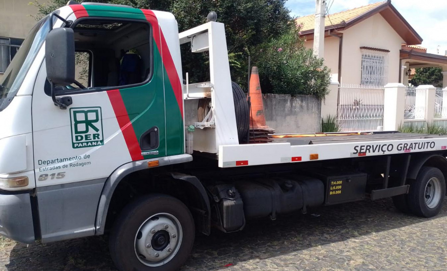 DER apresenta novos guinchos mecânicos -  Curitiba, 14/-3/2022