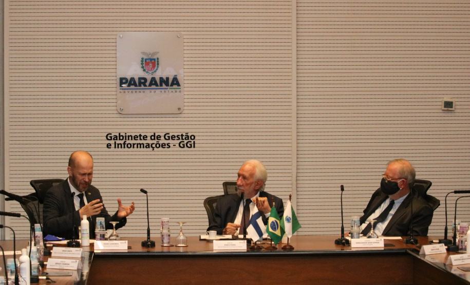 Paraná busca parceria com a Finlândia para modernizar educação