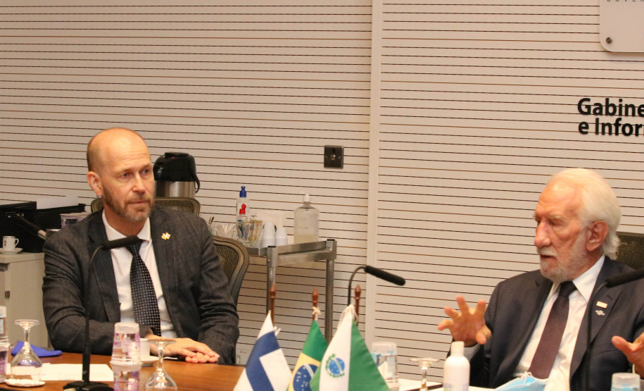 Paraná busca parceria com a Finlândia para modernizar educação