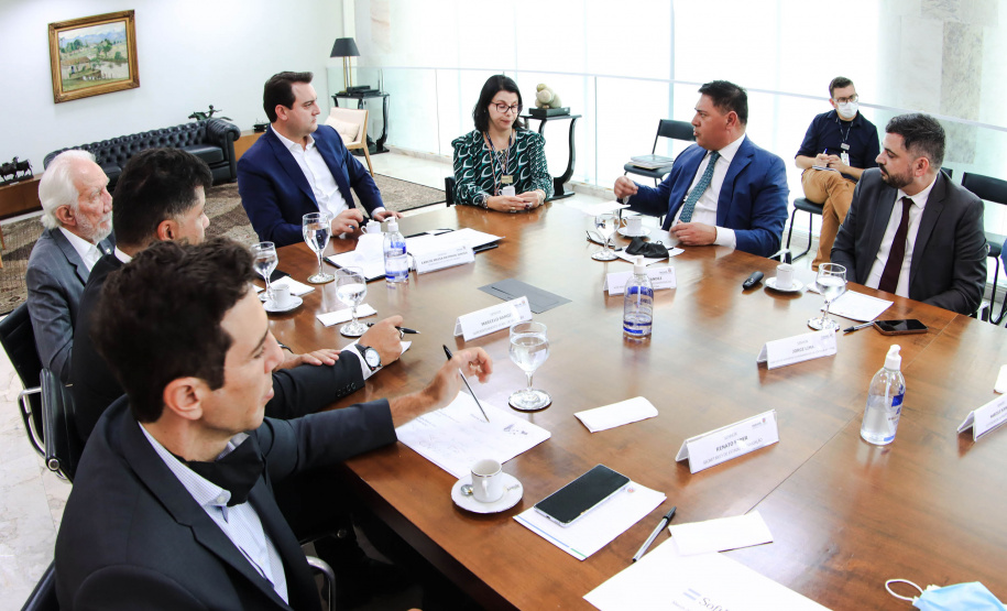 Governador Carlos Massa Ratinho Junior durante reunião com executivos do Grupo Softbank - Curitiba, 22/03/2022