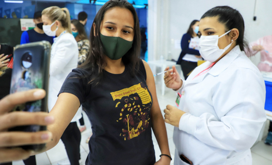 Segundo ano da pandemia no Paraná tem a marca registrada pela vacinação