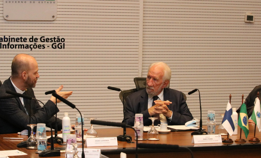 Paraná busca parceria com a Finlândia para modernizar educação