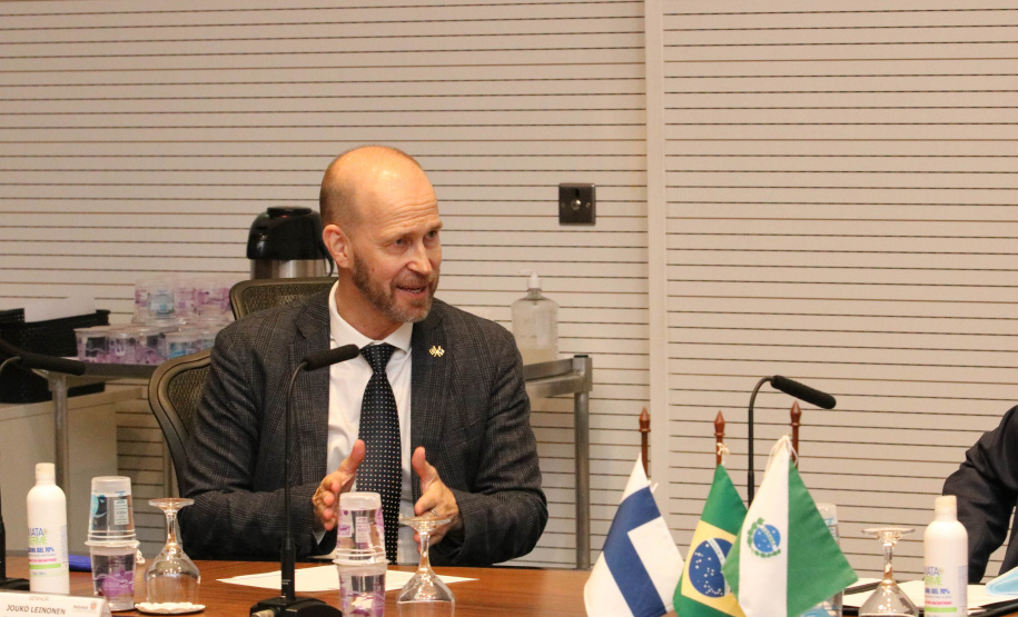 Paraná busca parceria com a Finlândia para modernizar educação