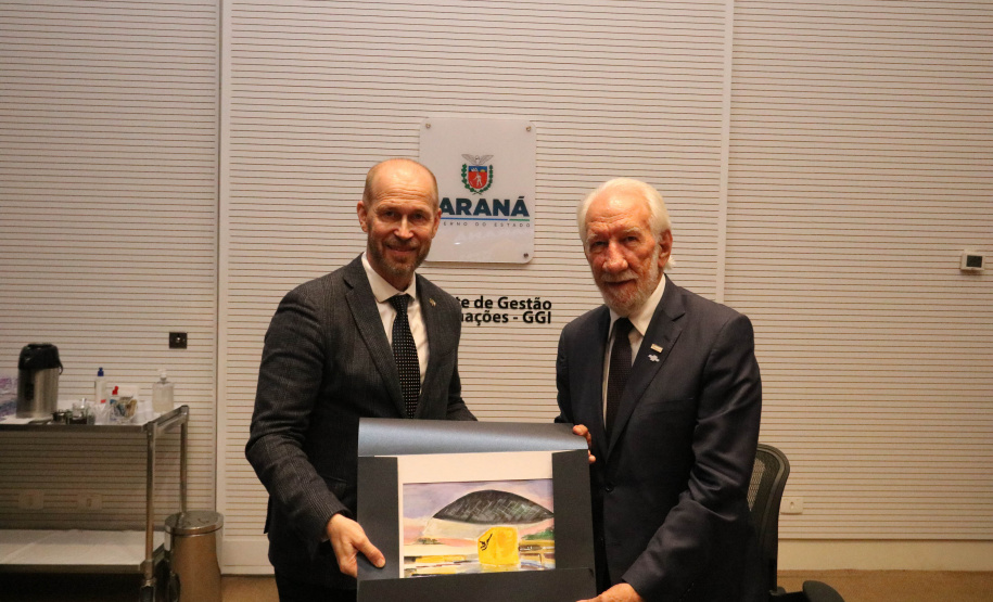 Paraná busca parceria com a Finlândia para modernizar educação