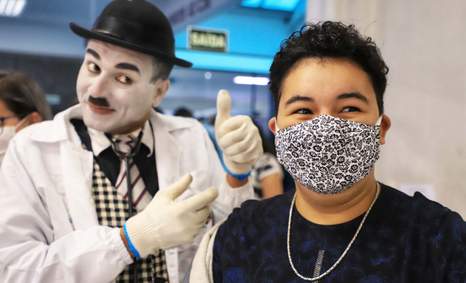 Segundo ano da pandemia no Paraná tem a marca registrada pela vacinação