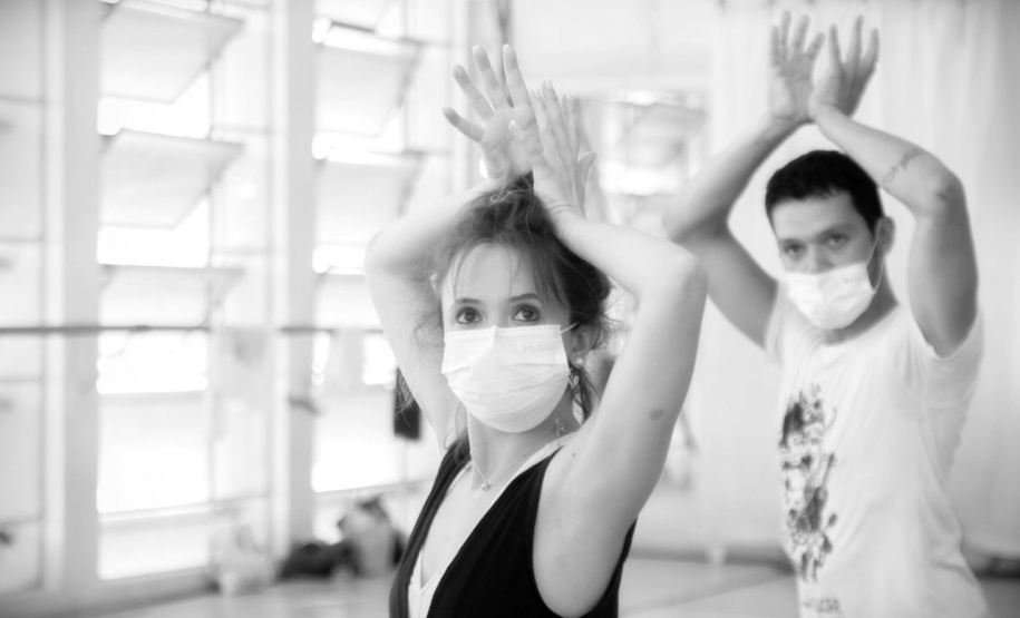 Balé Teatro Guaíra prepara espetáculo que debate raízes da cultura brasileira