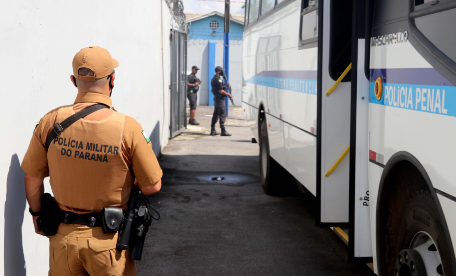 Deppen transfere 47 presos do Litoral à RMC para esvaziar cadeias públicas antes e depois do Carnaval