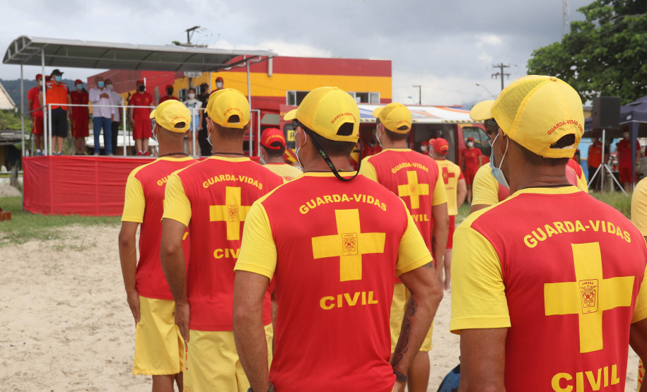 Corpo de Bombeiros forma 55 guarda-vidas civis voluntários no litoral