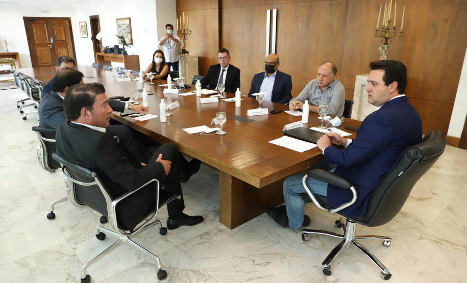 O governador Carlos Massa Ratinho Junior recebe nesta segunda-feira(7), o Presidente da Renault do Brasil, Ricardo Gondo  e o  Presidente da Renault para a América Latina,  Luiz Pedrucci
