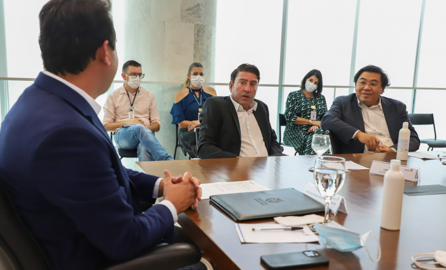 O governador Carlos Massa Ratinho Junior recebe nesta segunda-feira(7), o Presidente da Renault do Brasil, Ricardo Gondo  e o  Presidente da Renault para a América Latina,  Luiz Pedrucci