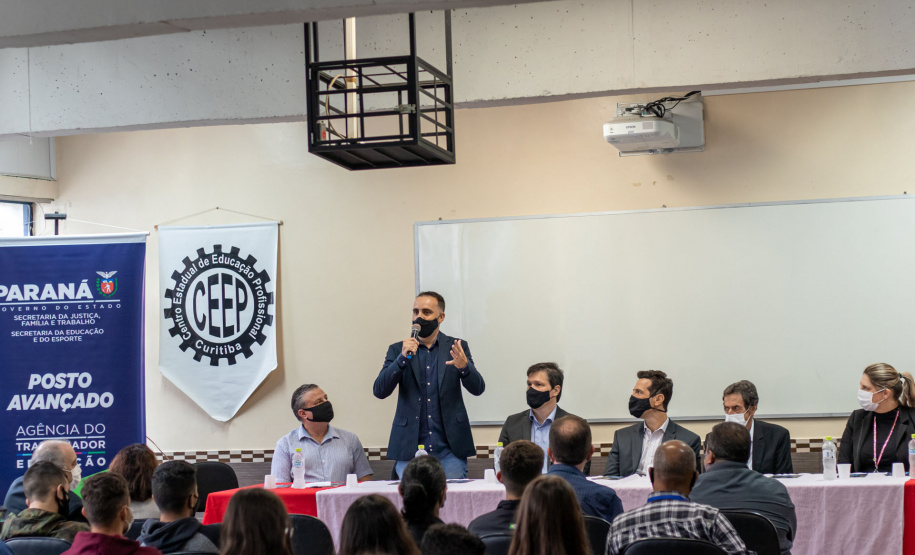 Estado inicia projeto de Postos Avançados da Agência do Trabalhador em colégios estaduais