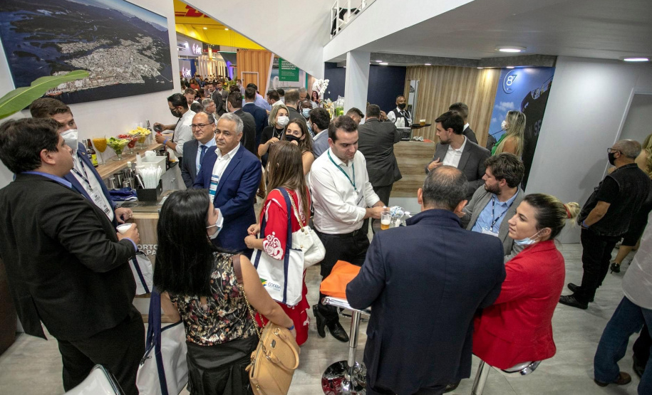 Participação da Portos do Paraná em feira internacional gera oportunidades de negócio