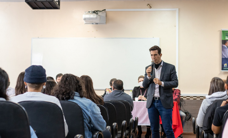 Estado inicia projeto de Postos Avançados da Agência do Trabalhador em colégios estaduais