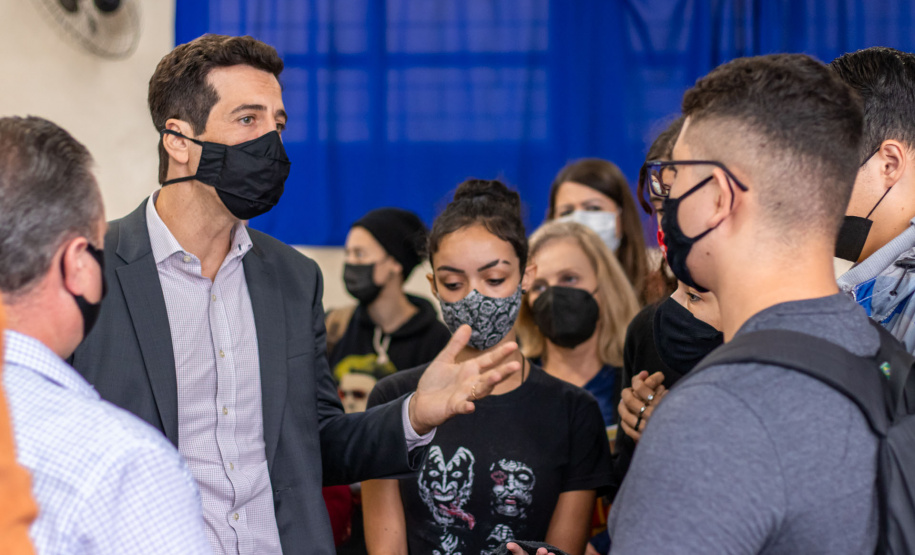 Estado inicia projeto de Postos Avançados da Agência do Trabalhador em colégios estaduais