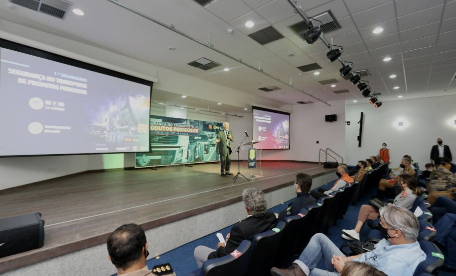 Seminário Segurança no Transporte de Produtos Perigosos
