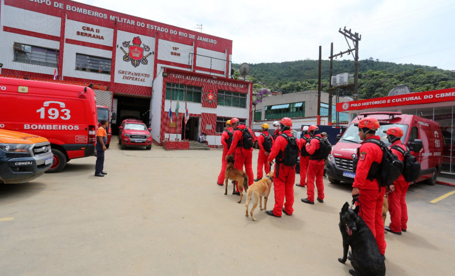 Bombeiros do Paraná concluem participação nas buscas por vítimas em Petrópolis