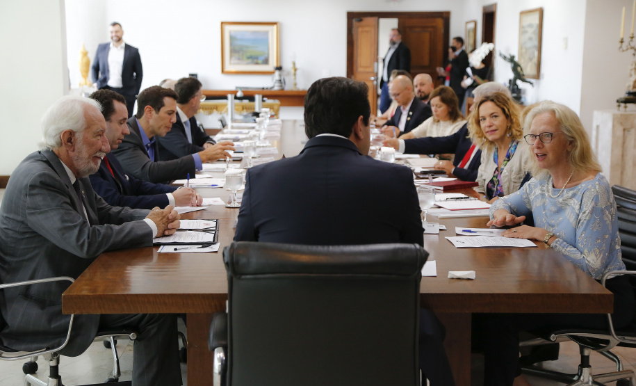 O governador Carlos Massa Ratinho Junior recebe nesta quarta-feira (30), no Palácio Iguaçu, Embaixadora do Canadá no Brasil, Jennifer May - Curitiba, 30/03/2022