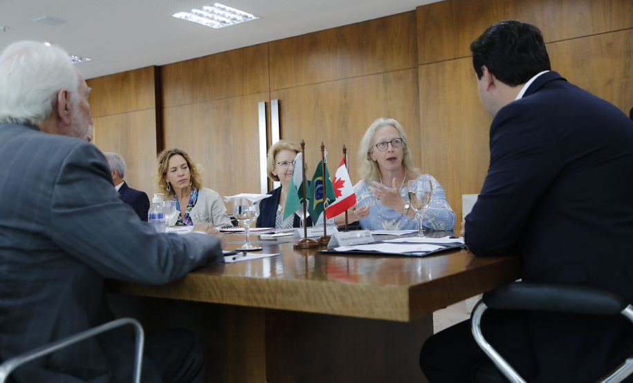 O governador Carlos Massa Ratinho Junior recebe nesta quarta-feira (30), no Palácio Iguaçu, Embaixadora do Canadá no Brasil, Jennifer May - Curitiba, 30/03/2022