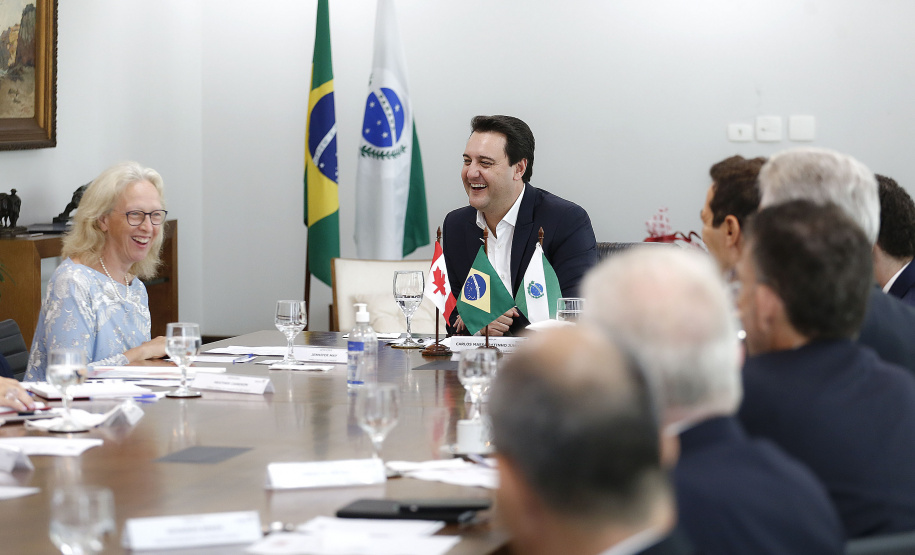 O governador Carlos Massa Ratinho Junior recebe nesta quarta-feira (30), no Palácio Iguaçu, Embaixadora do Canadá no Brasil, Jennifer May - Curitiba, 30/03/2022
