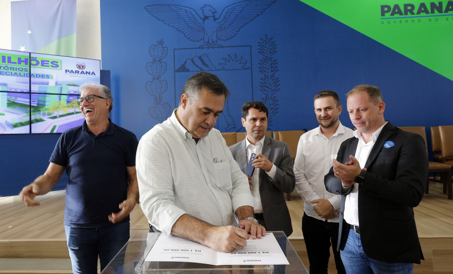 Governo do Estado distribui mais de R$ 104 milhões em obras e reformas para municípios