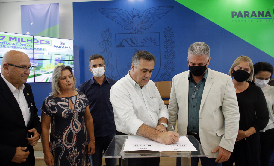 Governo do Estado distribui mais de R$ 104 milhões em obras e reformas para municípios